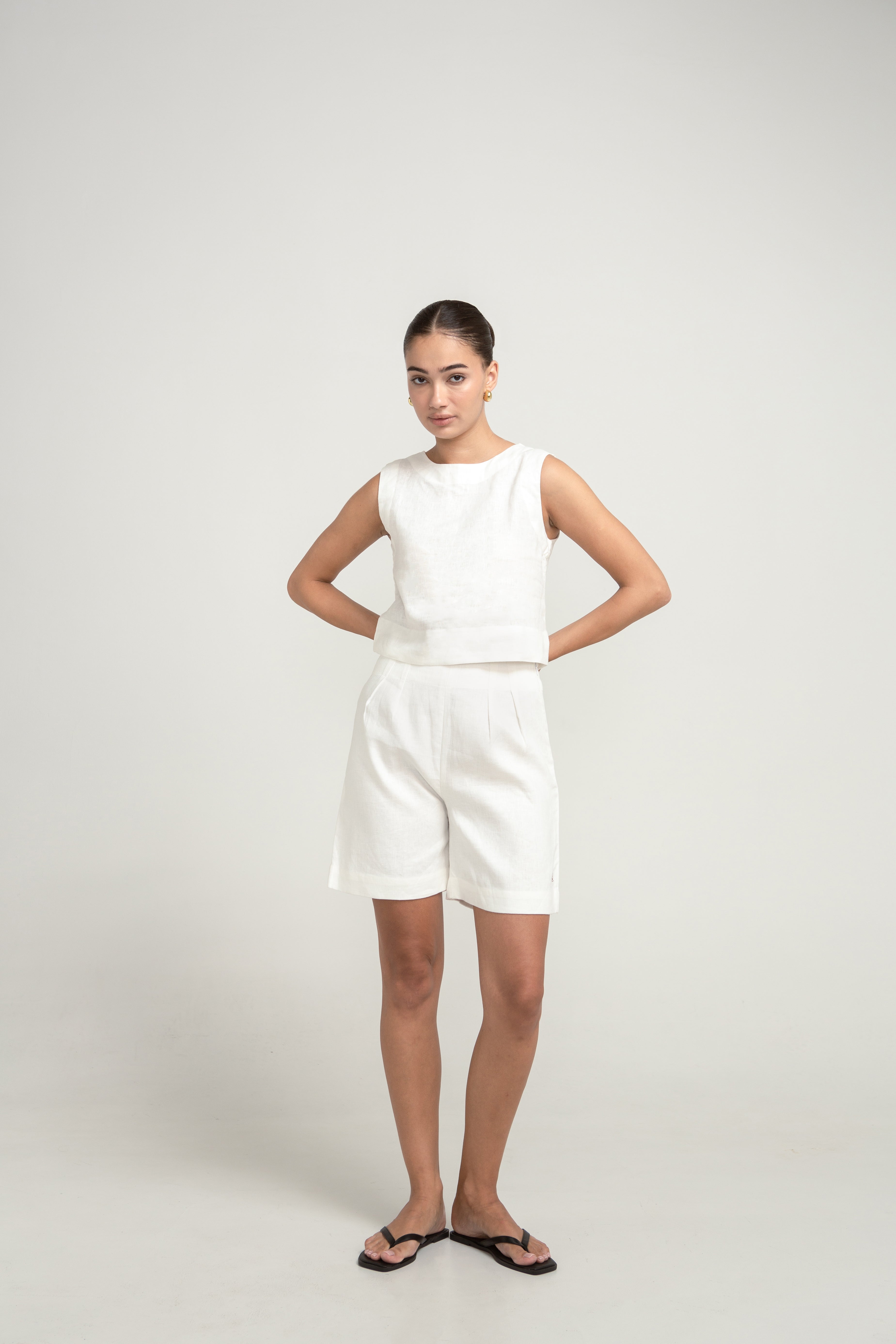Lantern Low-Rise Bermuda Shorts in White
