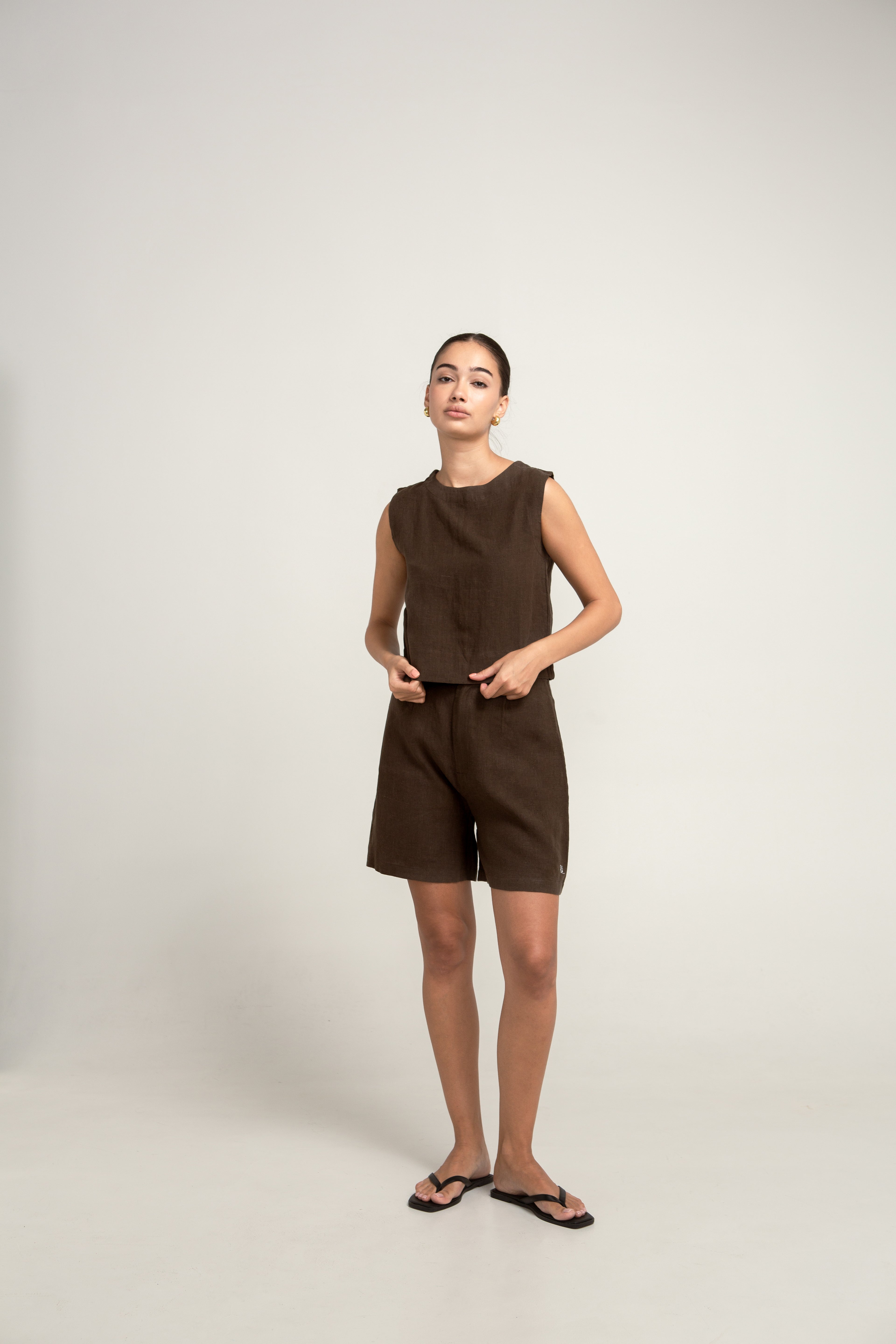 Pine Linen Top in Fog Brown